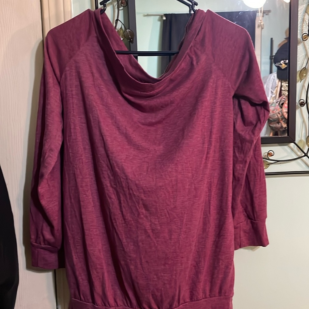 Halife Off Shoulder Blouse Tops Size small Women's Maroon Long Sleeve NWT